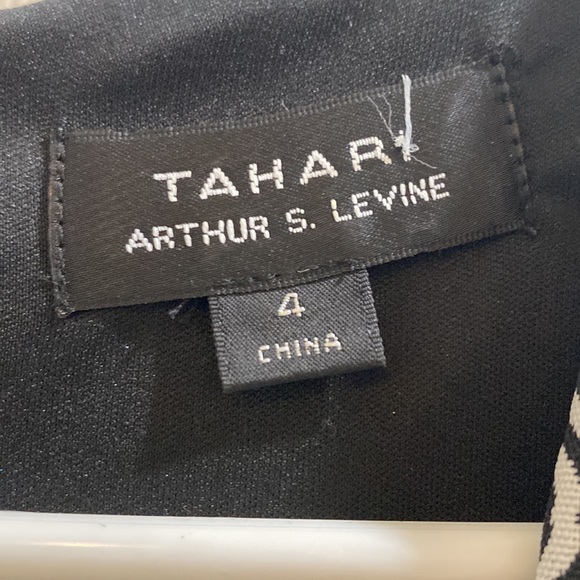 Beautiful suite dress perfect for the return to work, any evening event/wedding - Picture 3 of 4